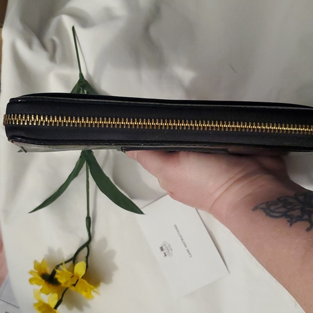 Authentic Coach Wallet* - Picture 12 of 16